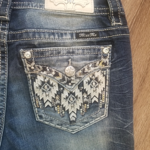 NWT Miss Me "Western Aztec" Jeans - Picture 4 of 7